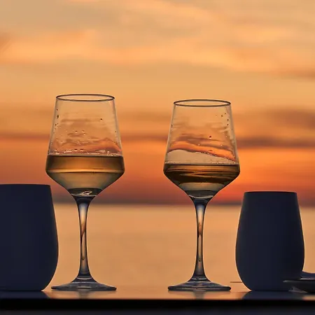 Icon By The Sea Hotel