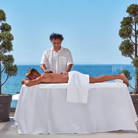 Icon By The Sea Otel Potos